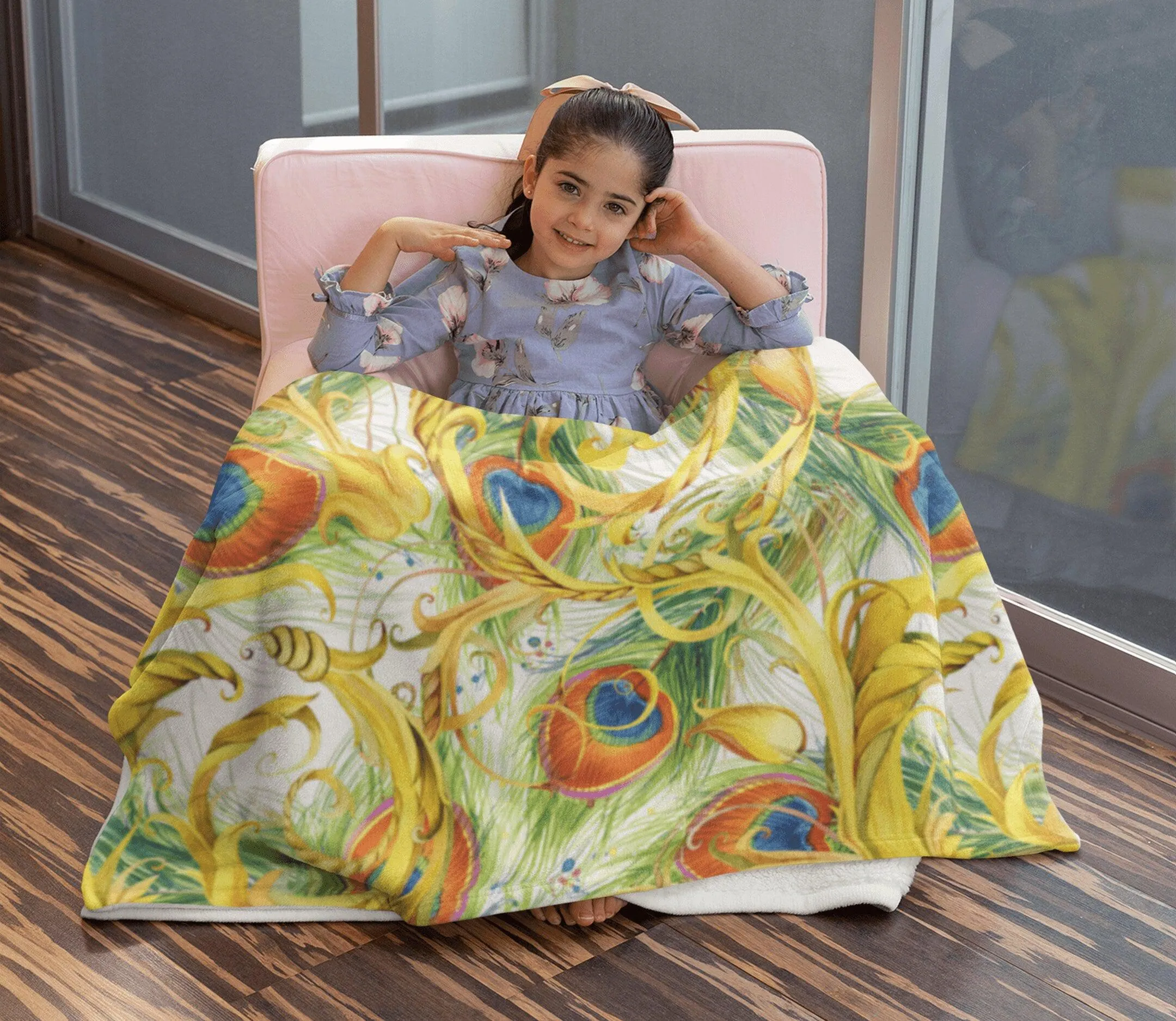 Luxurious Peacock Feather Design Soft Fluffy Velvet Flannel Fleece Throw Blanket