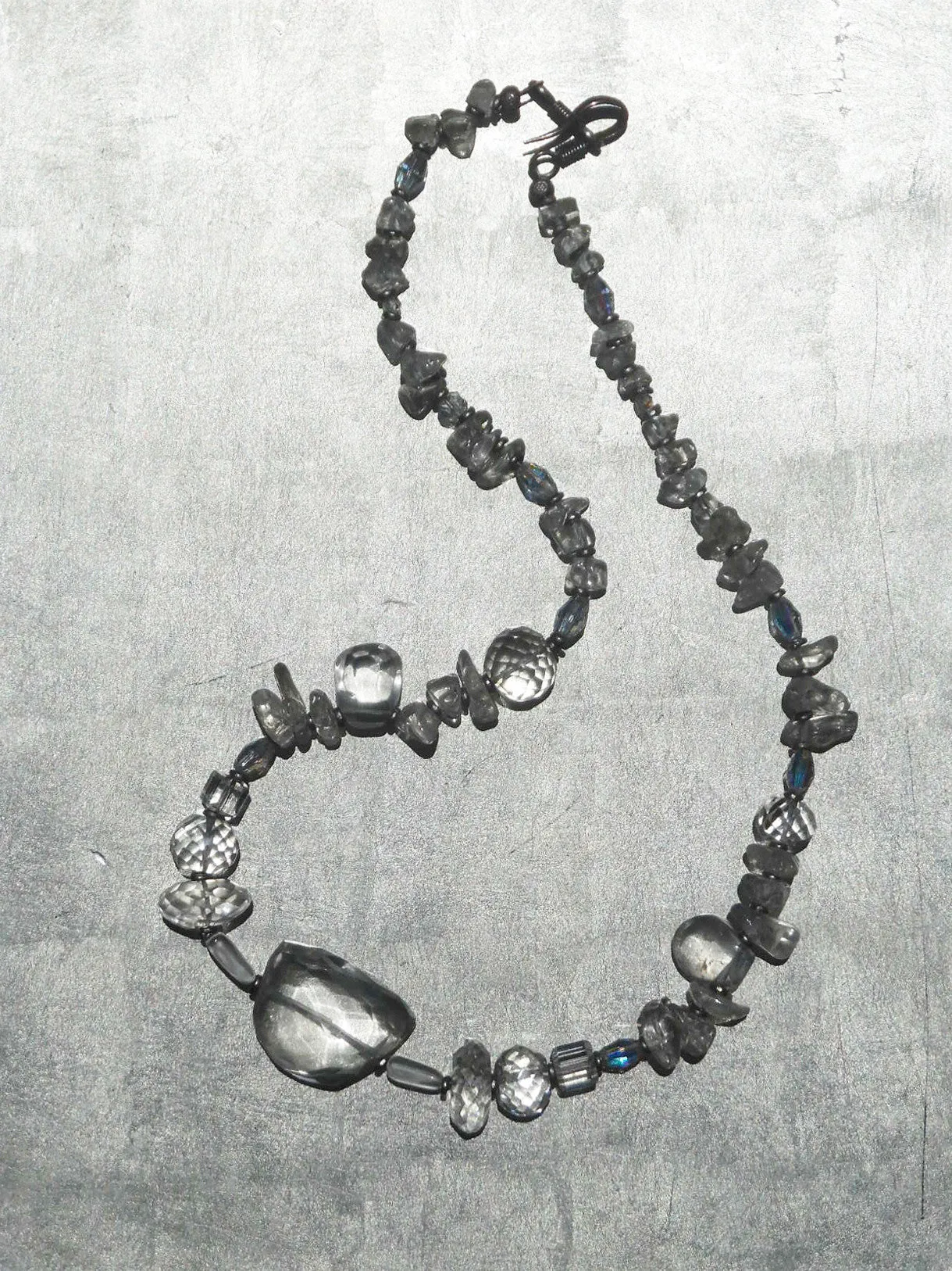 NECKLACE CHUNKY AND FACETED CUT QUARTZ