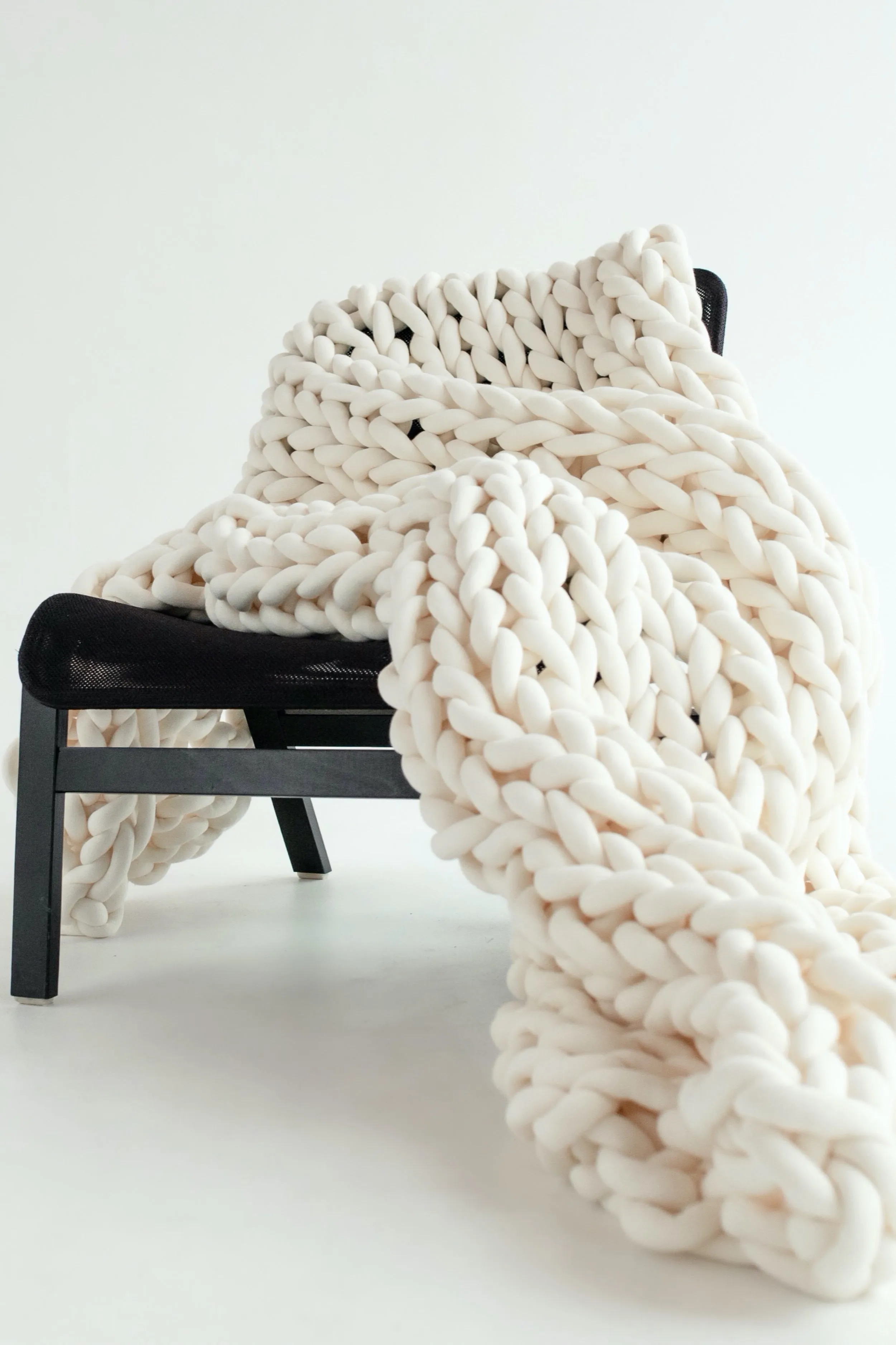 Tube yarn blanket, Single/Twin blanket 60”x80” (150x200 cm)