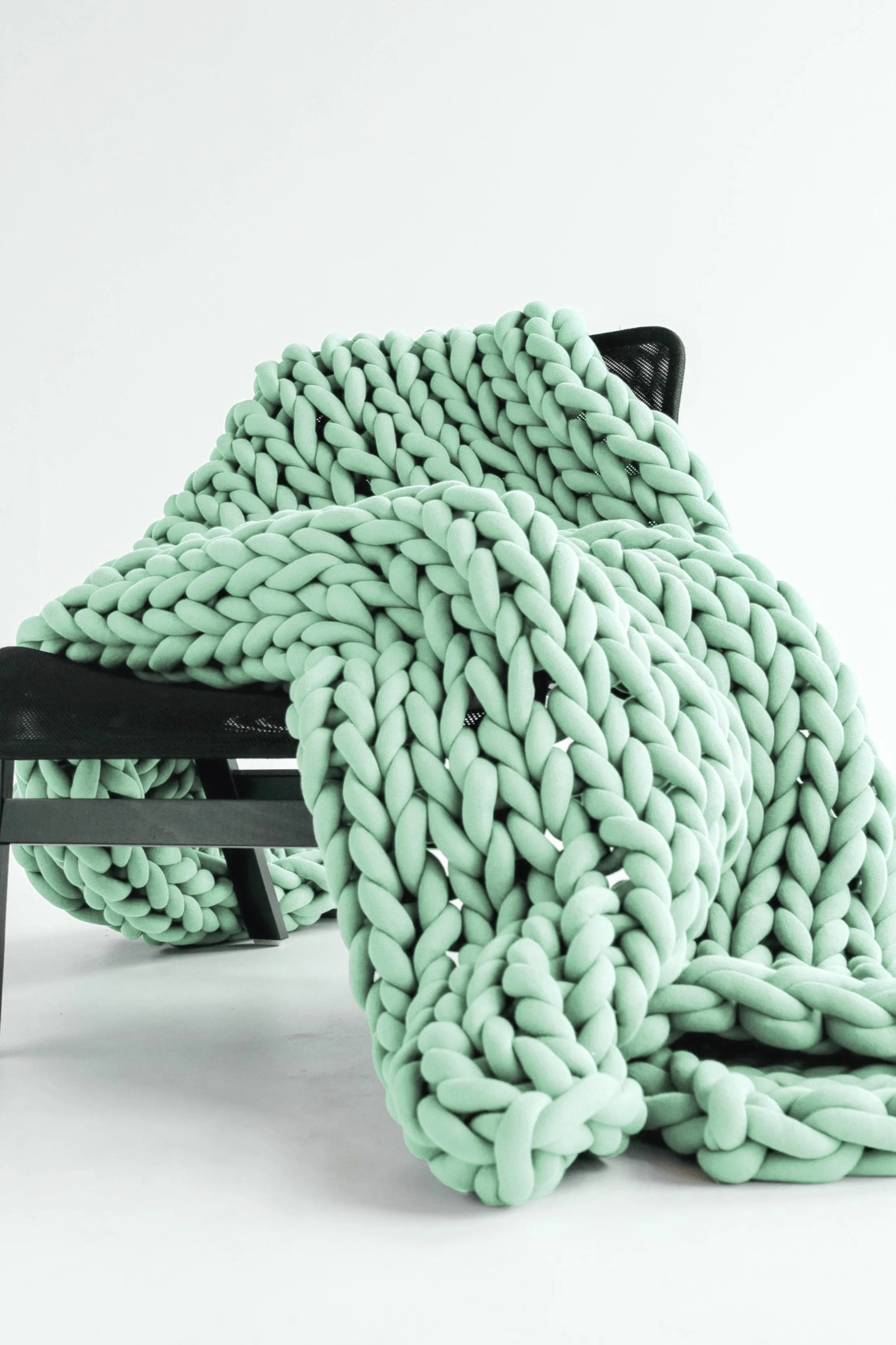 Tube yarn blanket, Single/Twin blanket 60”x80” (150x200 cm)