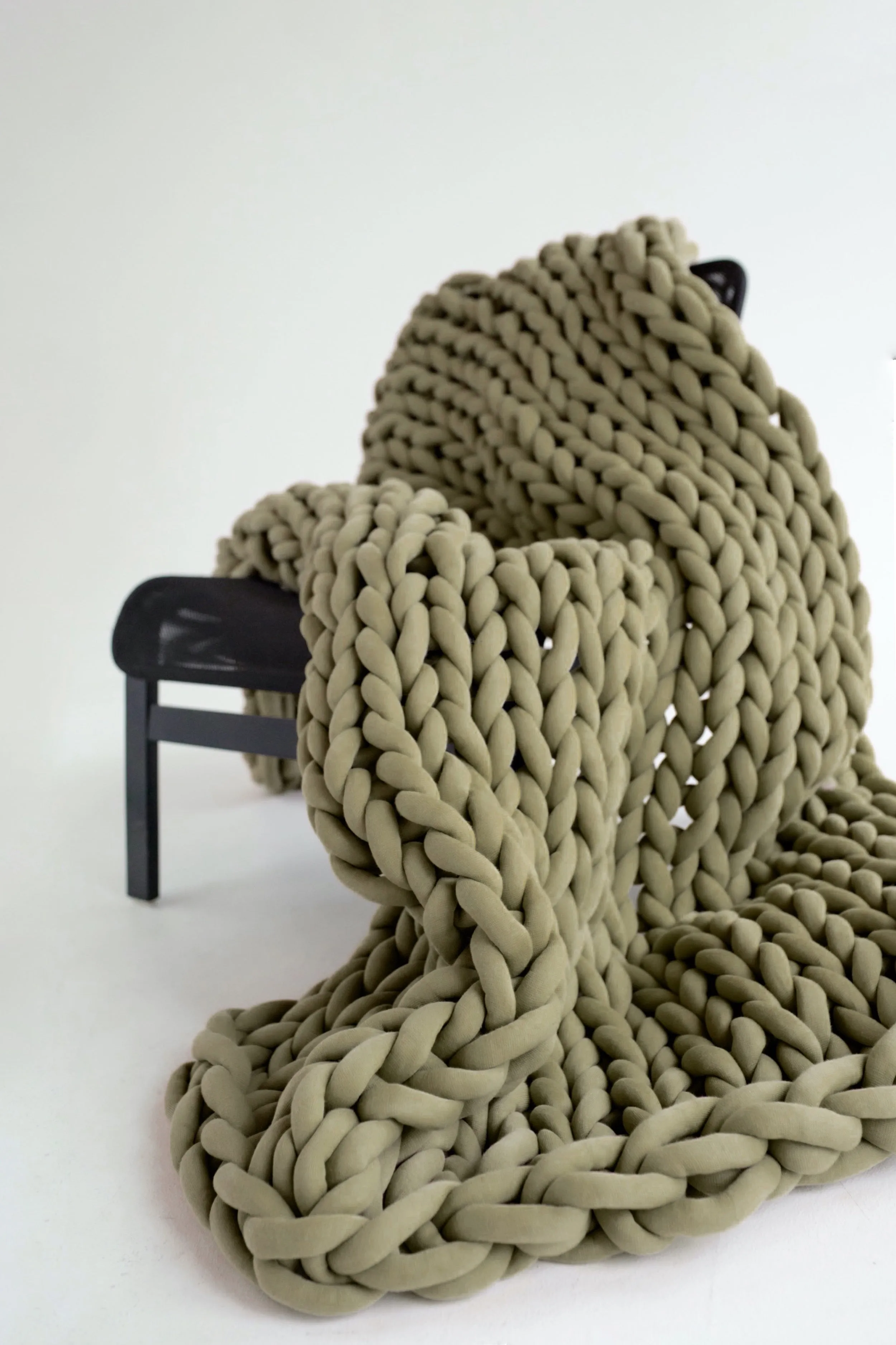 Tube yarn blanket, Single/Twin blanket 60”x80” (150x200 cm)