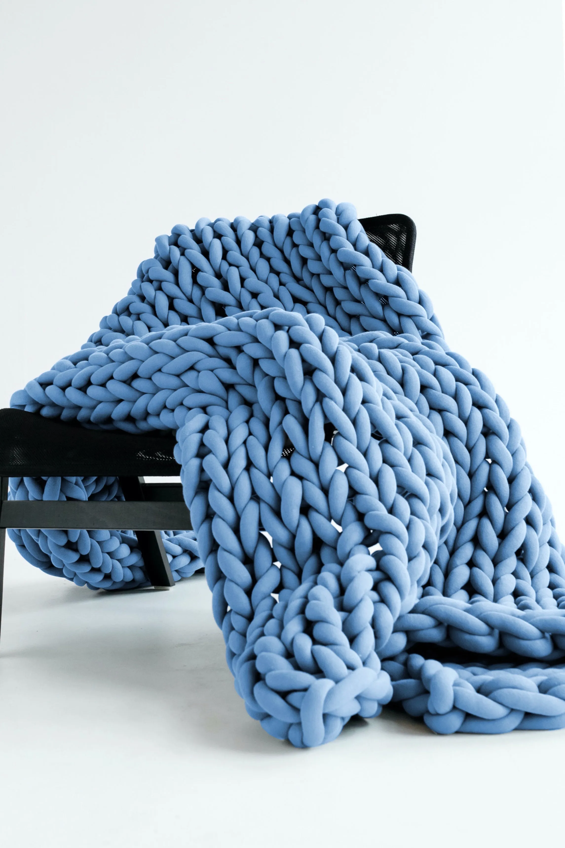 Tube yarn blanket, Single/Twin blanket 60”x80” (150x200 cm)