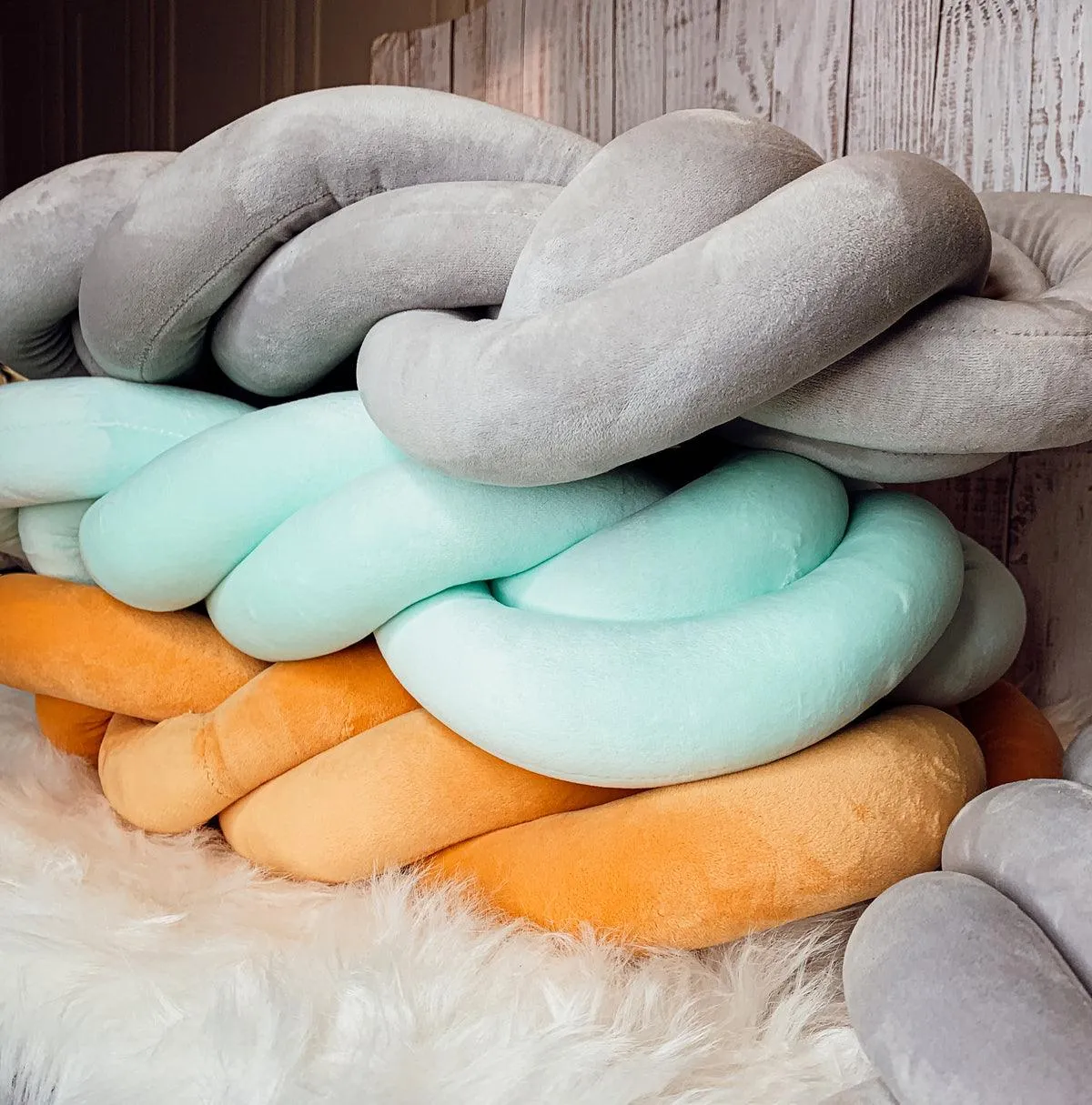 XL Knot Pillow