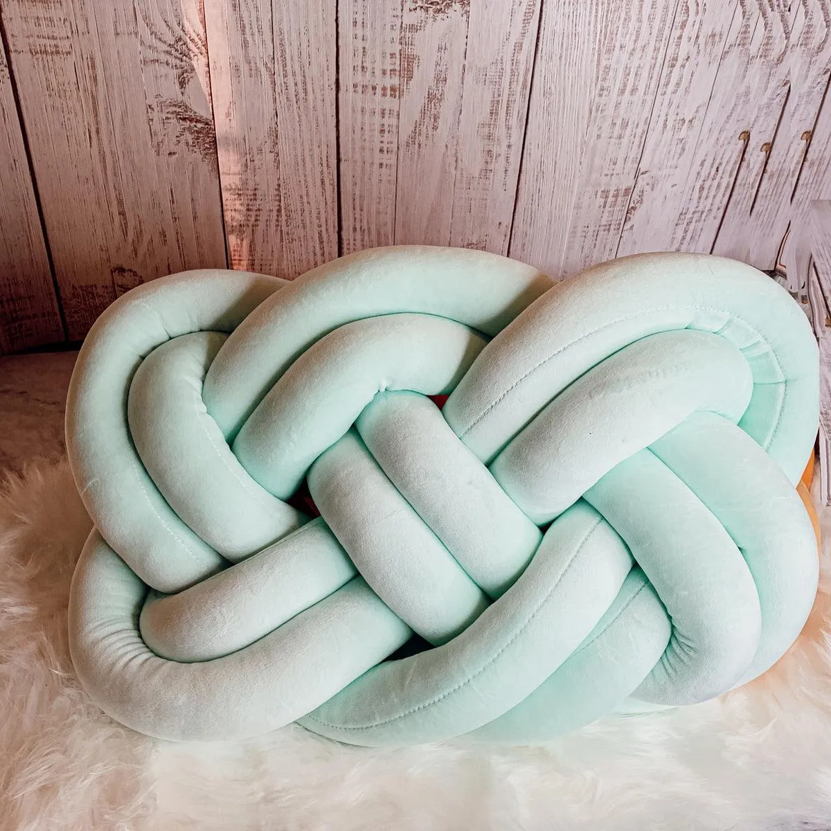 XL Knot Pillow