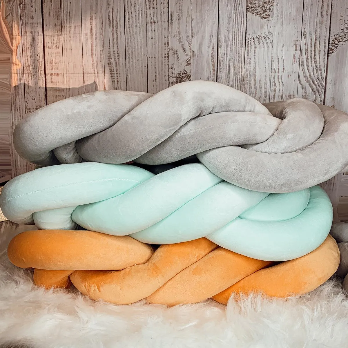 XL Knot Pillow