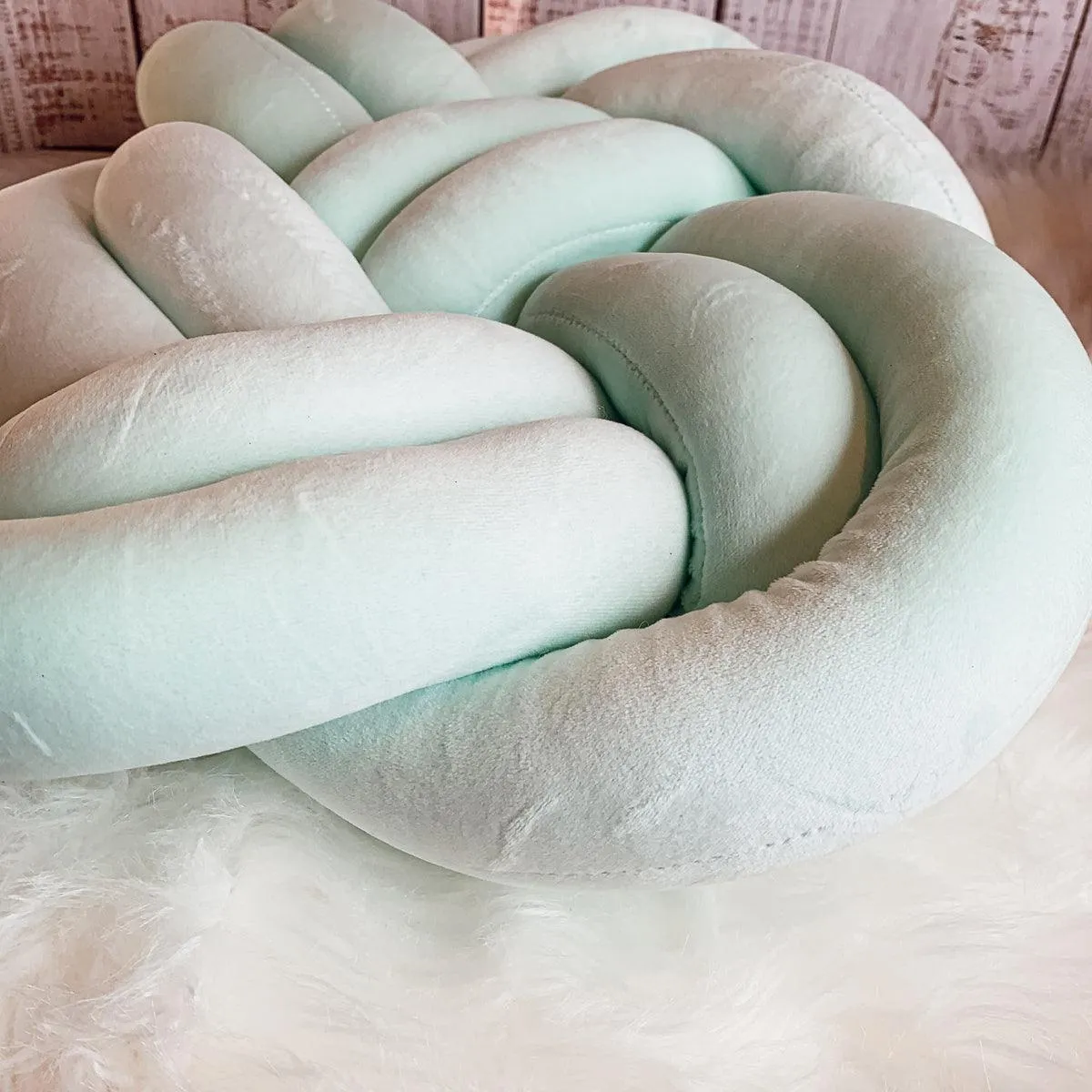 XL Knot Pillow