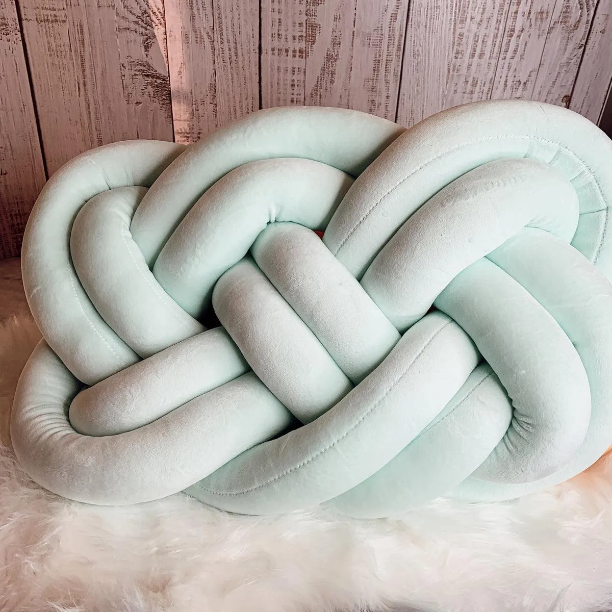 XL Knot Pillow